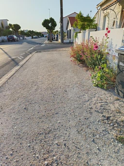 Charmante Maisonnette Proche Plage Chatelaillon-Plage Exterior photo